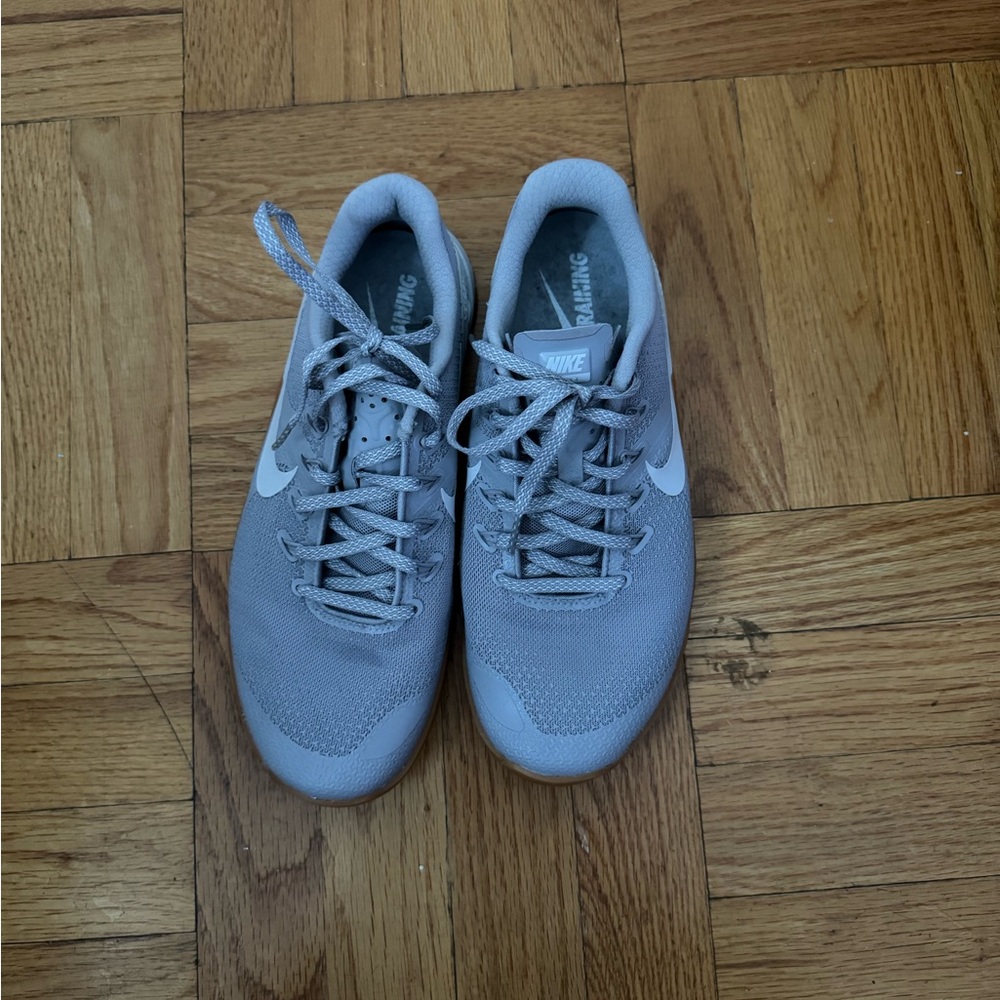 Nike metcon training sneakers size 7.5 US